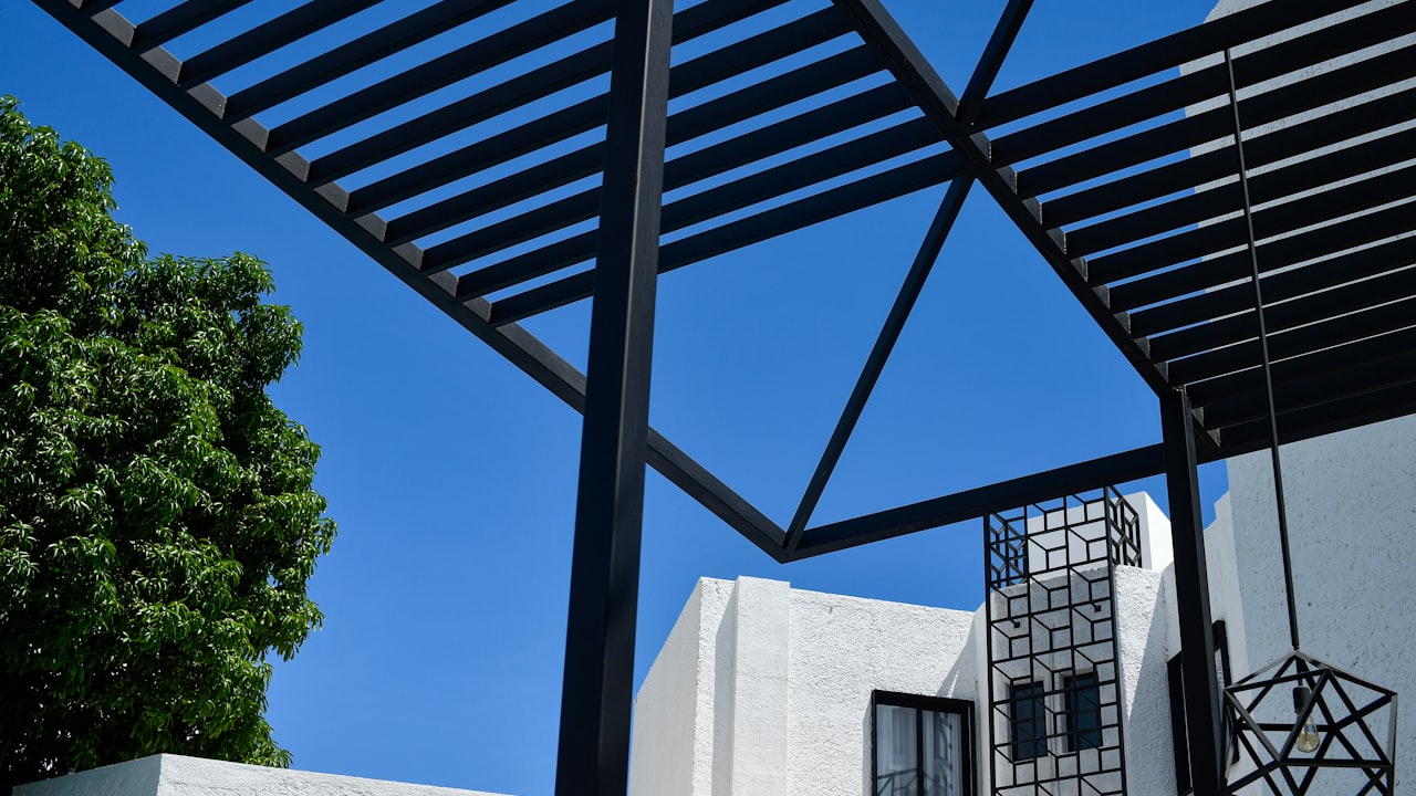 Featured image for “Kolik stojí pergola v roce 2026: ceny podle materiálu a velikosti”