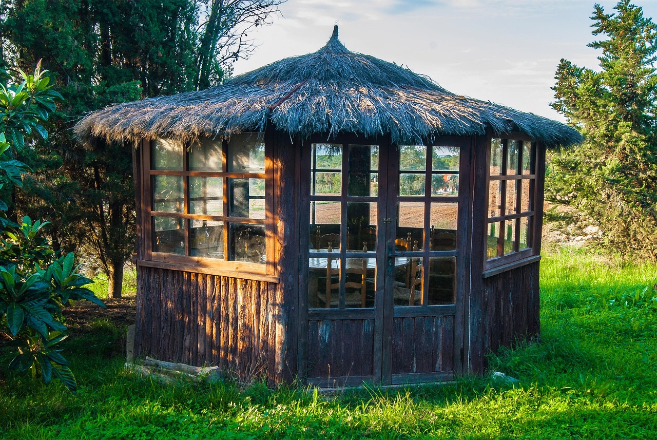 Featured image for “Pergola k domu vs samostatně stojící: kterou zvolit”